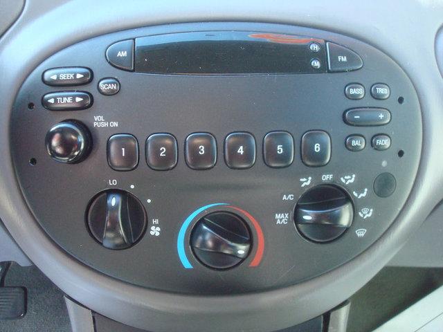 Ford Escort 1999 photo 4