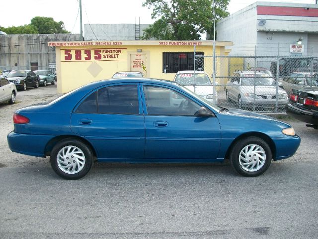 Ford Escort 1999 photo 17