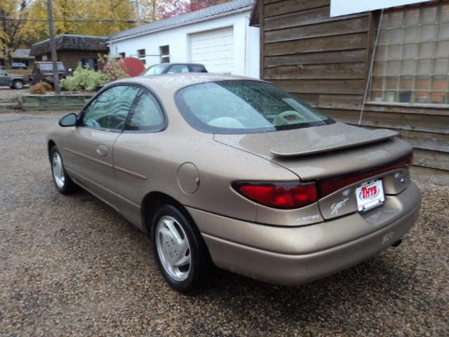 Ford Escort 1999 photo 4