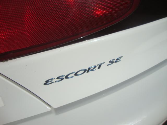 Ford Escort 1999 photo 2