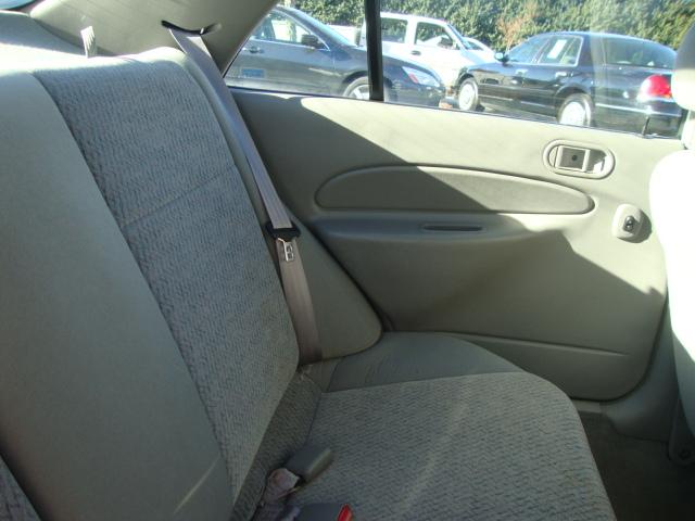 Ford Escort 1999 photo 3