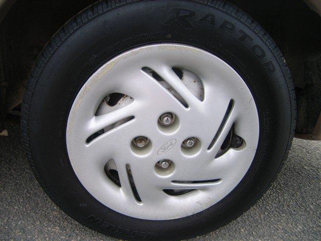 Ford Escort 1999 photo 5