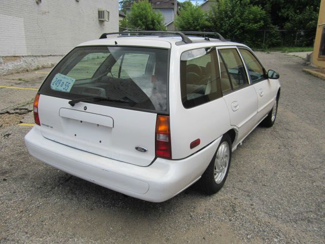 Ford Escort 1999 photo 1