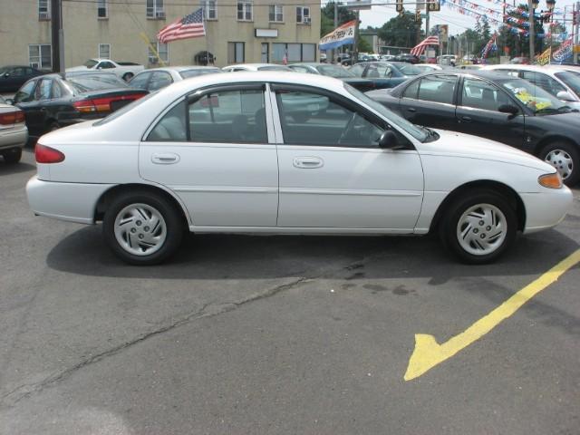 Ford Escort 1999 photo 1