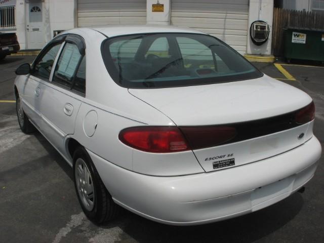 Ford Escort 1999 photo 4