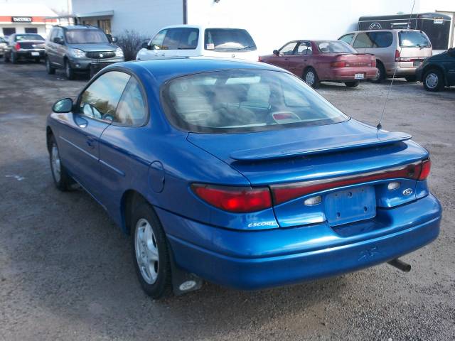 Ford Escort 1999 photo 1