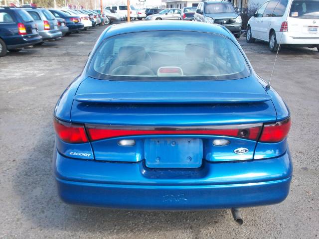 Ford Escort 1999 photo 2