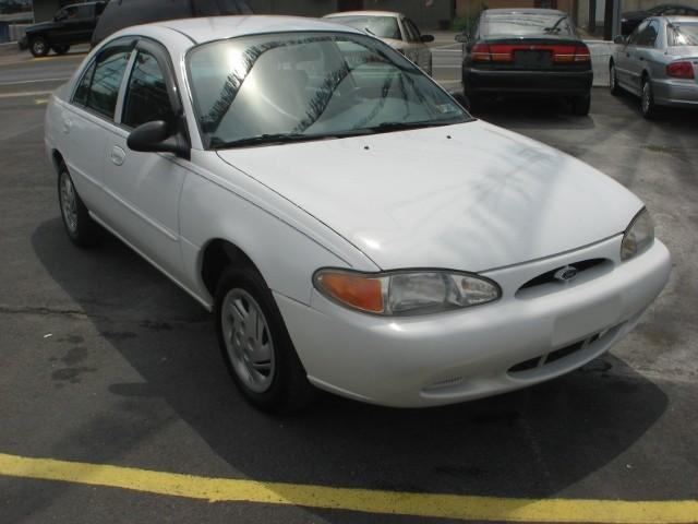 Ford Escort 1999 photo 1