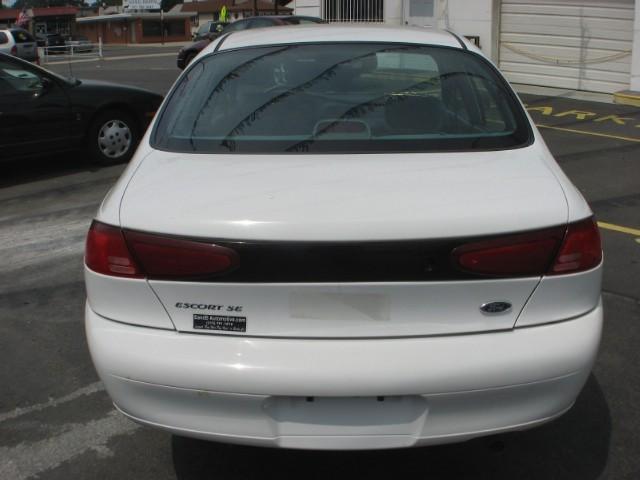Ford Escort 1999 photo 3