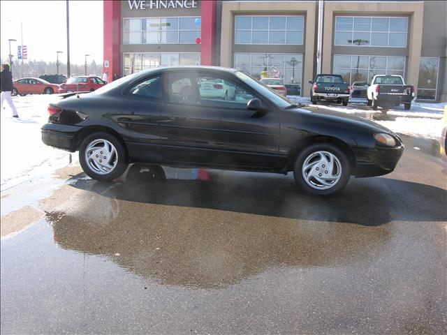 Ford Escort 1999 photo 1