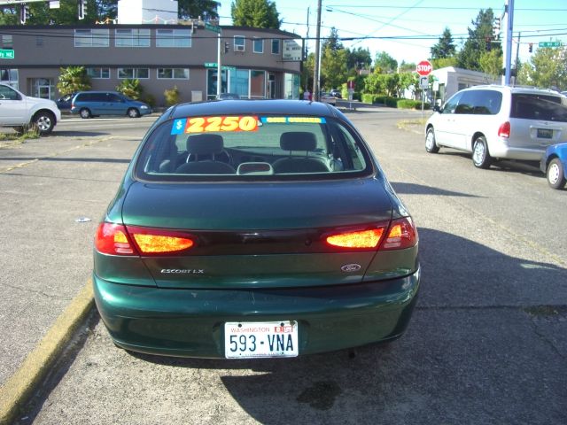 Ford Escort 1999 photo 3
