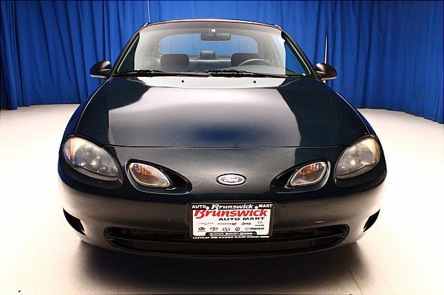 Ford Escort 2000 photo 41