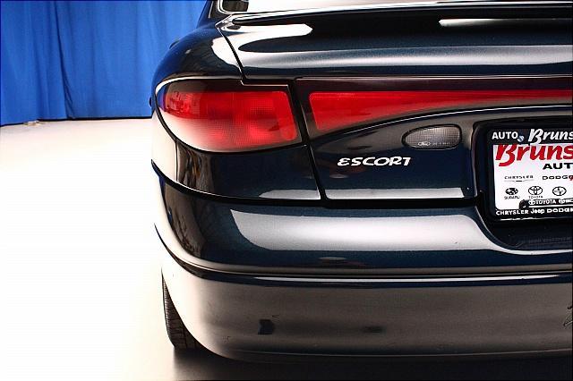 Ford Escort 2000 photo 47