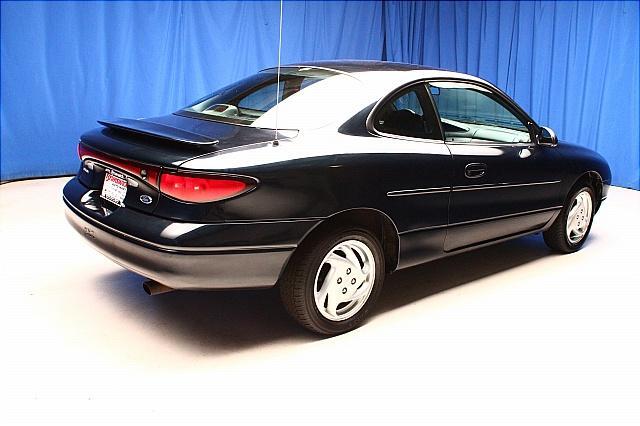 Ford Escort 2000 photo 8