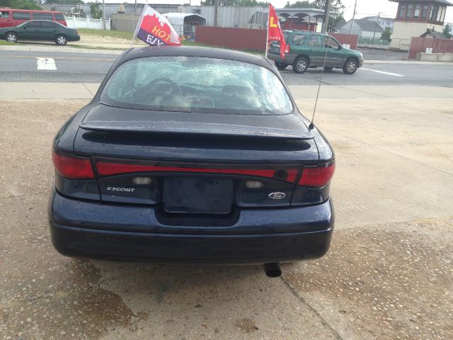 Ford Escort 2000 photo 1