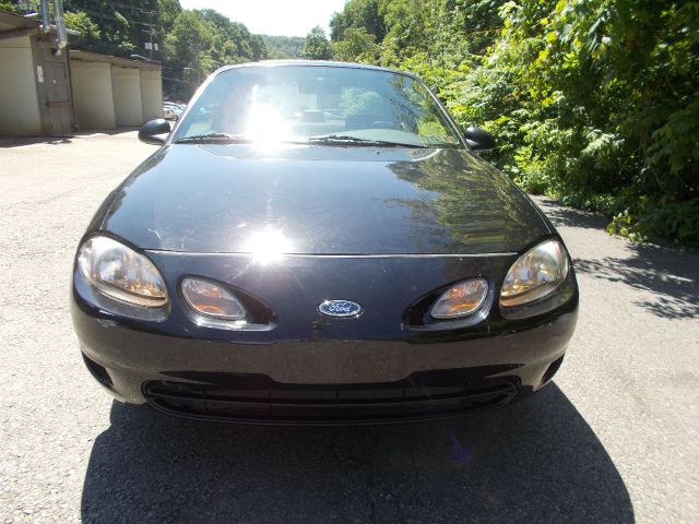 Ford Escort 2000 photo 1