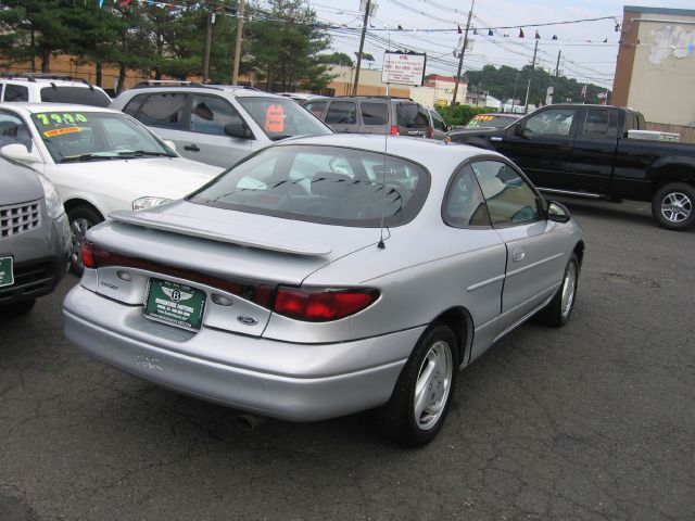 Ford Escort 2000 photo 3