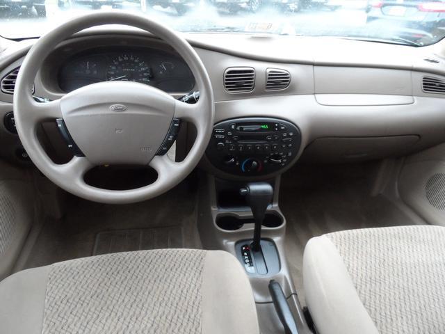 Ford Escort 2001 photo 14