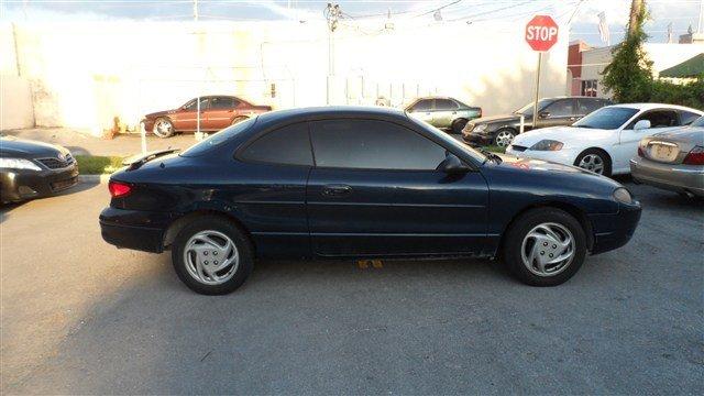 Ford Escort 2001 photo 1