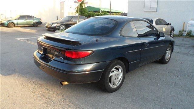 Ford Escort 2001 photo 2