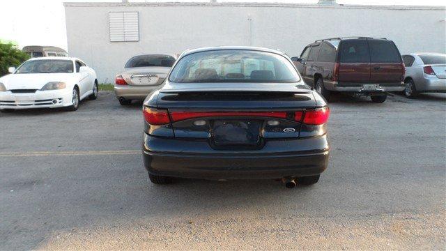 Ford Escort 2001 photo 3