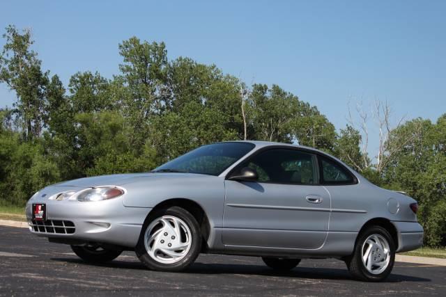 Ford Escort 2001 photo 2