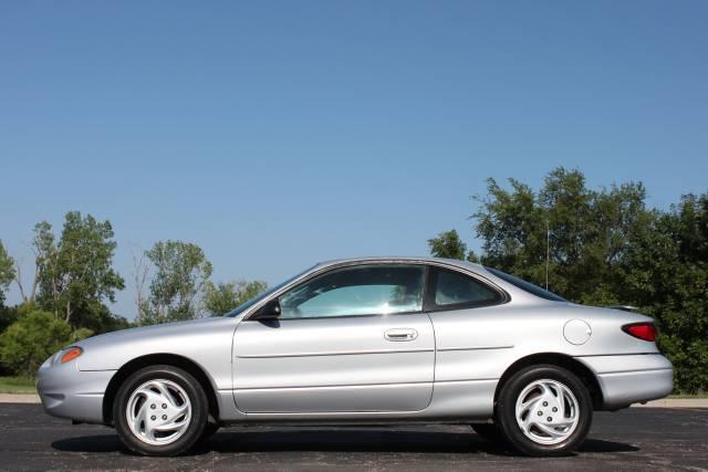 Ford Escort 2001 photo 3