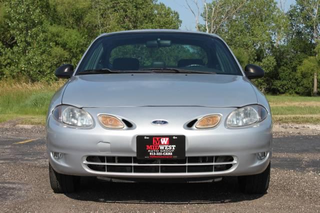 Ford Escort 2001 photo 1