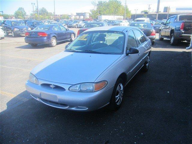 Ford Escort 2001 photo 1