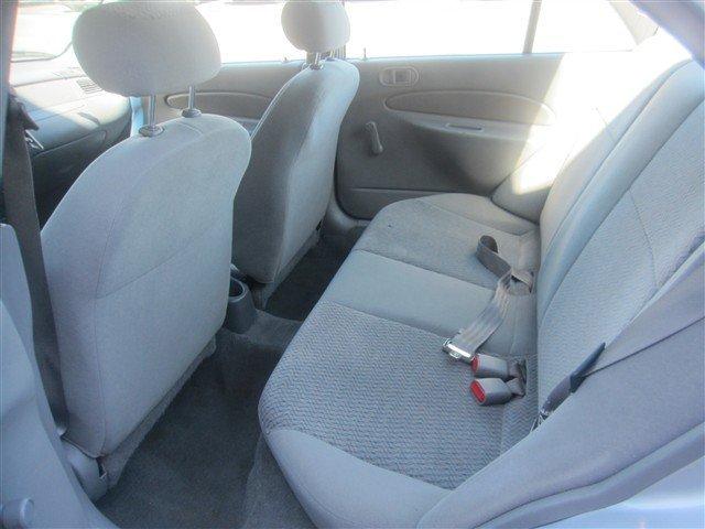 Ford Escort 2001 photo 3