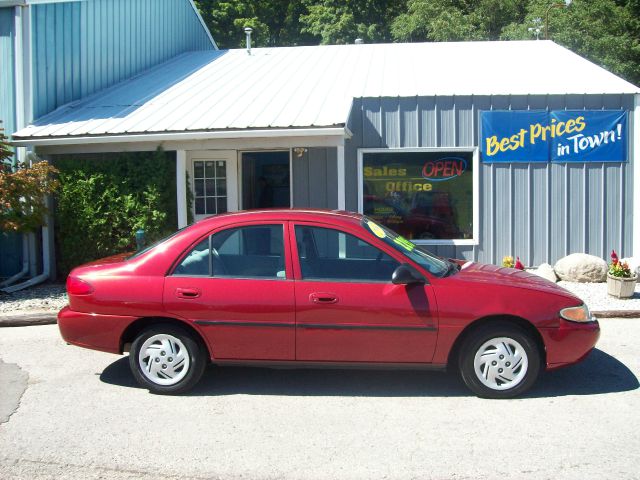 Ford Escort 2002 photo 2