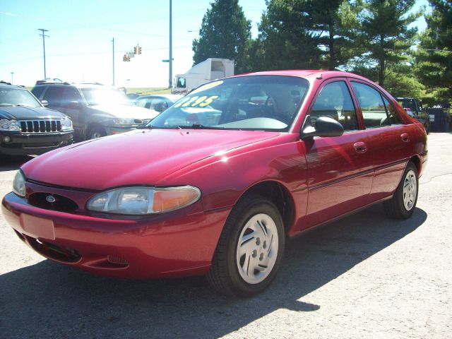 Ford Escort 2002 photo 3