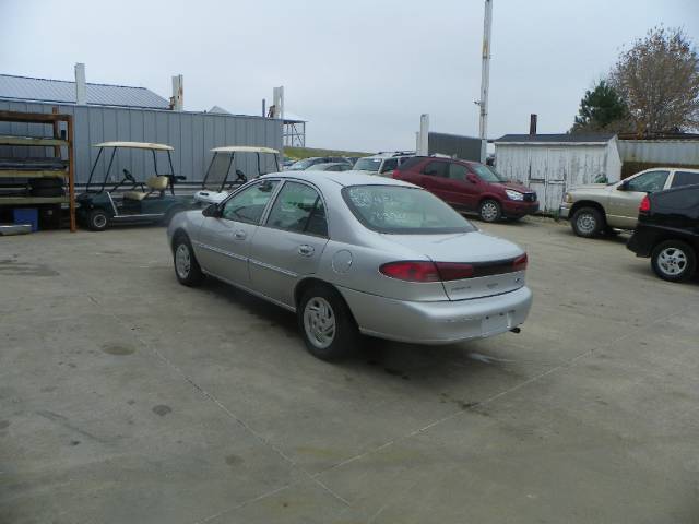 Ford Escort 2002 photo 5