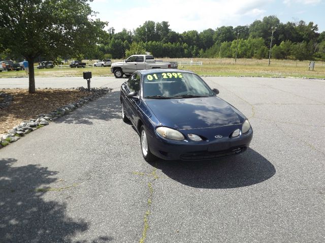 Ford Escort ZX2 2001 photo 2