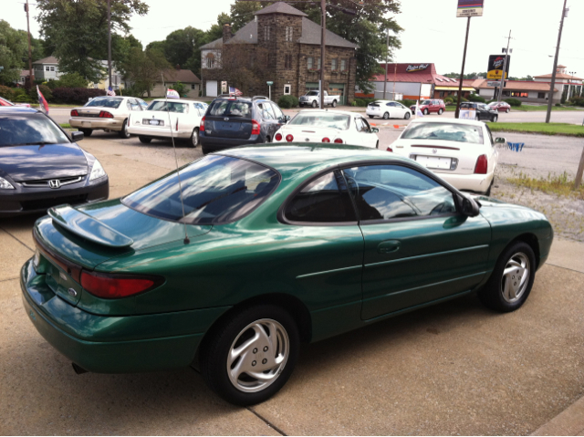 Ford Escort ZX2 2002 photo 1