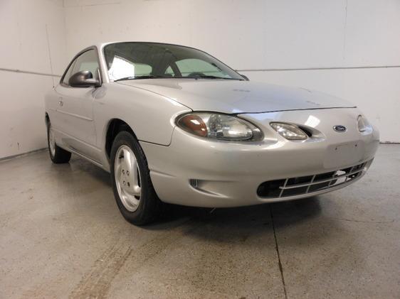 Ford Escort ZX2 2002 photo 3