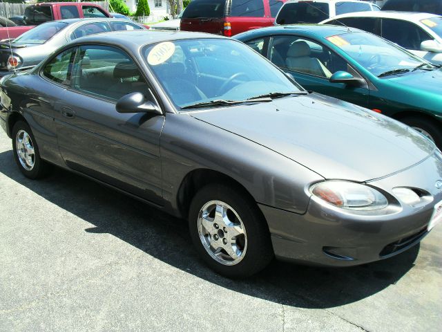 Ford Escort ZX2 2002 photo 4