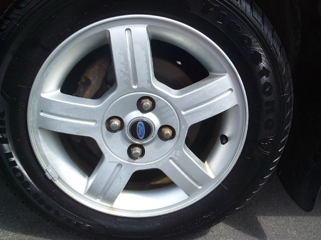 Ford Escort ZX2 2003 photo 8