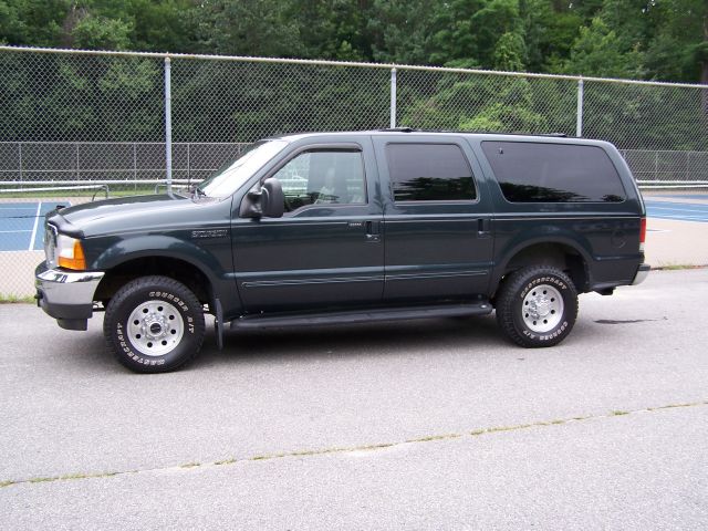 Ford Excursion 2000 photo 2