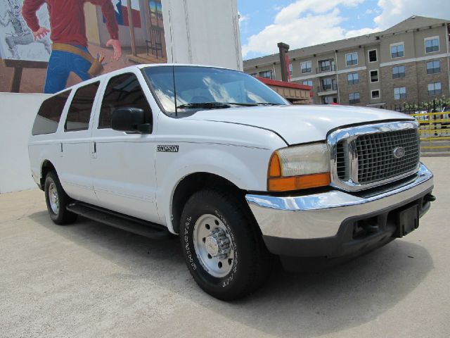 Ford Excursion 2000 photo 1