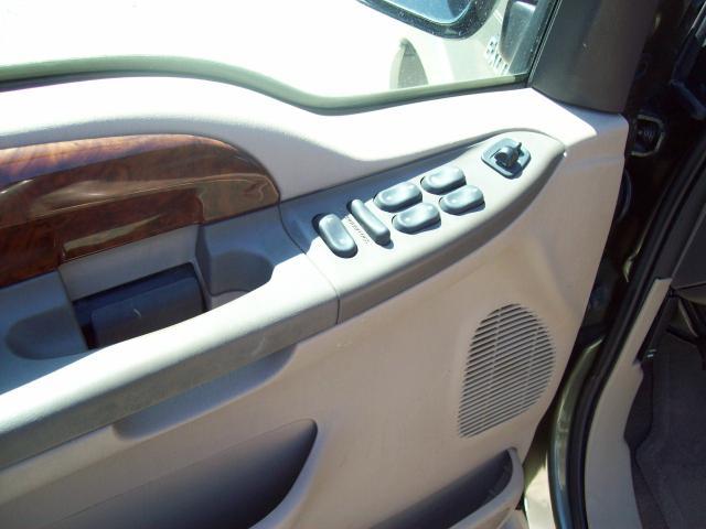 Ford Excursion 2000 photo 1