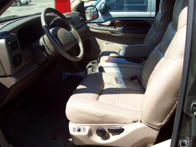 Ford Excursion 2000 photo 2
