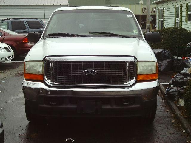 Ford Excursion 2000 photo 1