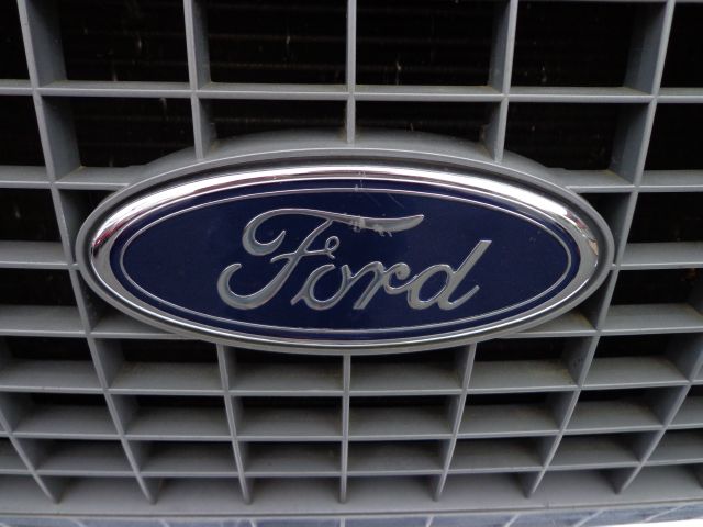 Ford Excursion SL 4x4 Regular Cab SUV