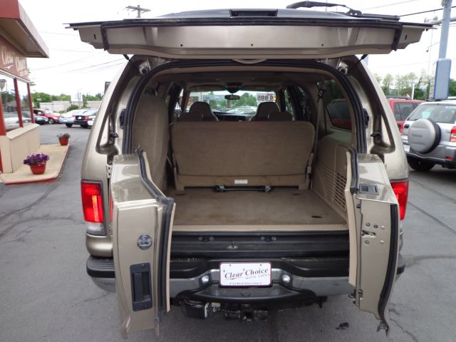 Ford Excursion 2000 photo 1