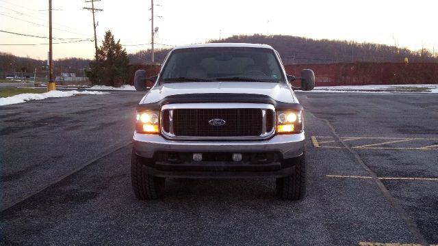 Ford Excursion 2001 photo 2