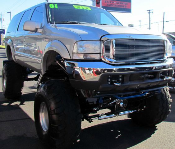 Ford Excursion 2001 photo 1