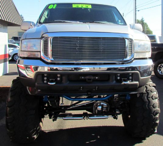 Ford Excursion 2001 photo 2