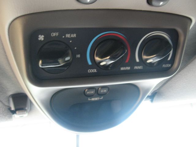 Ford Excursion 2001 photo 13