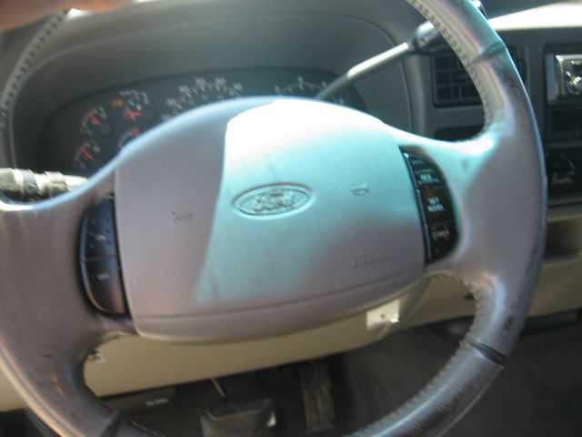 Ford Excursion 2001 photo 16